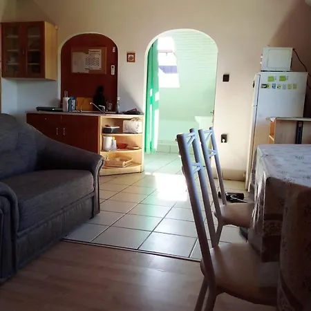Apartman-kata Konukevi 3*